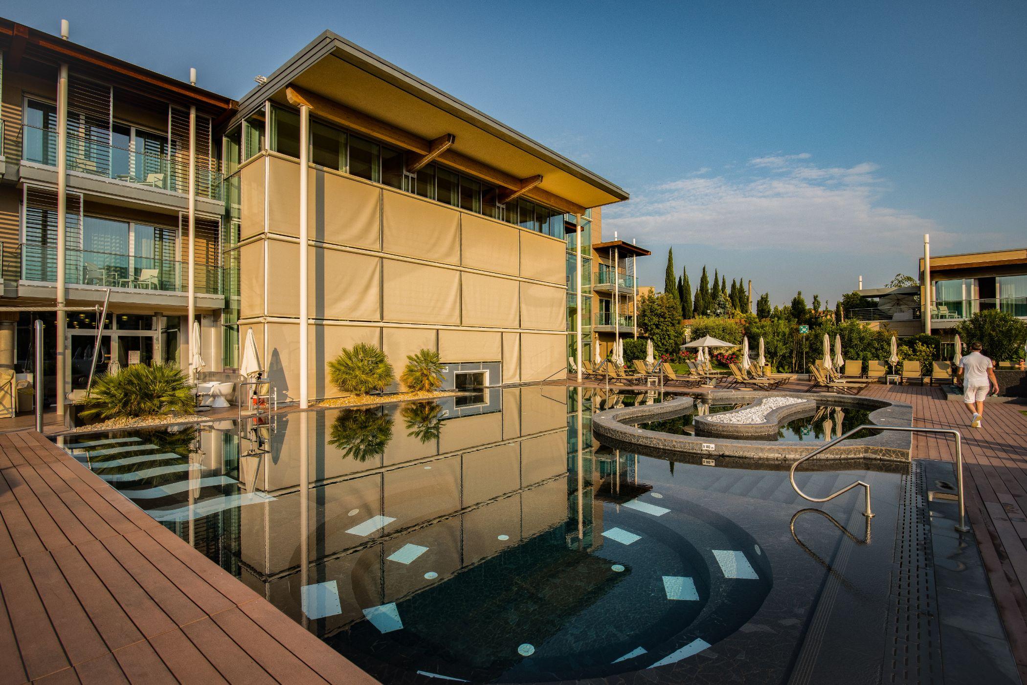 Aqualux Hotel Spa Suite & Terme Bardolino Exterior foto